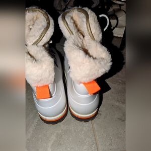 Marc Jacobs White Winter Faux-Fur Lined Boots with Orange Pull Tab